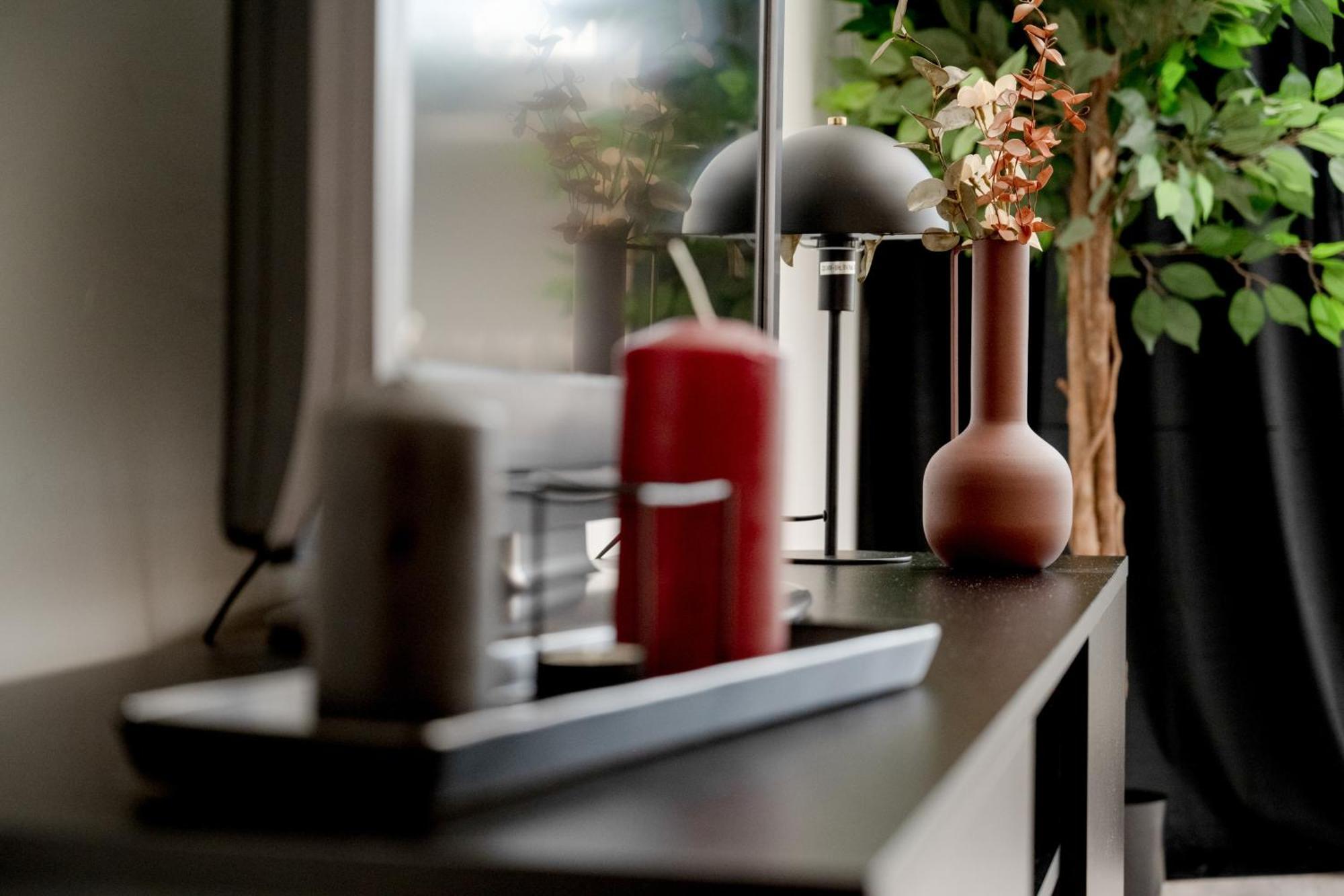 Cozy For 4 People In By Renters Апартаменти *